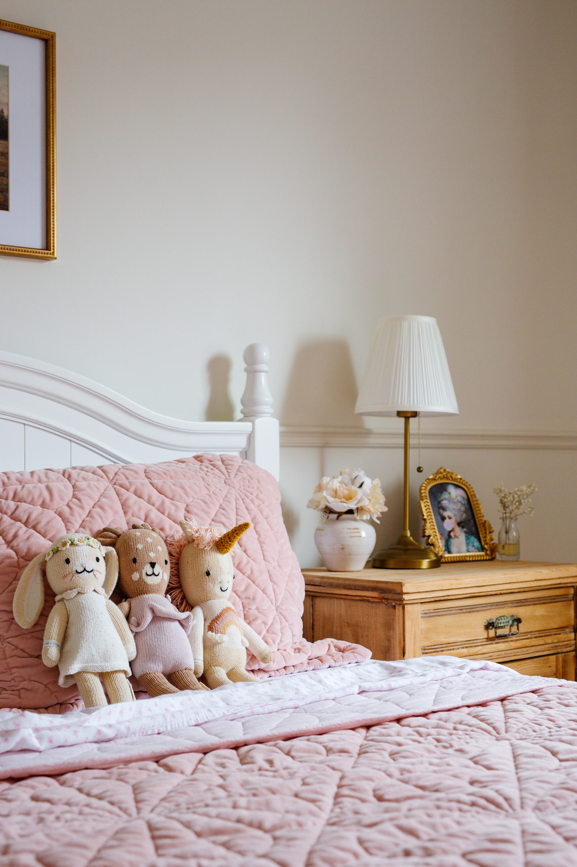Kid-Friendly Room with Simple Bedding Options